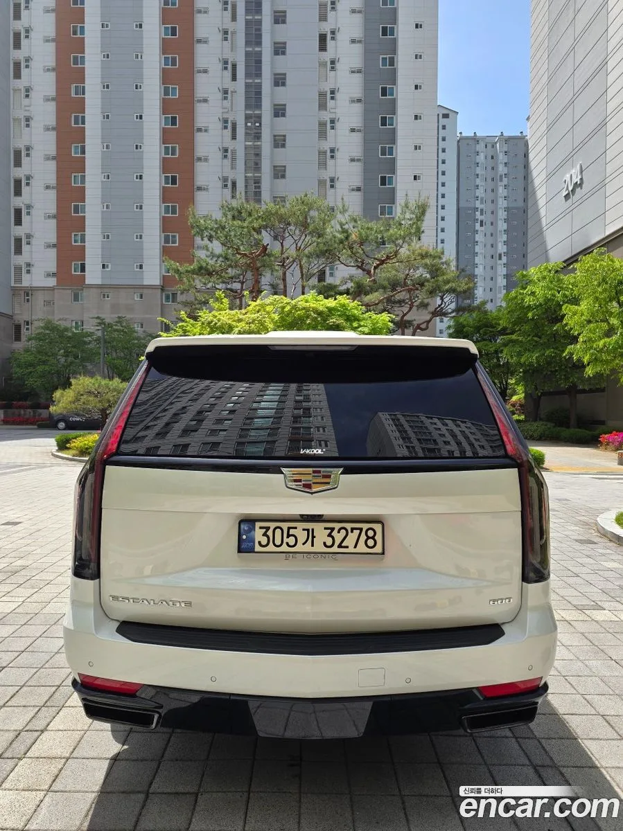 Cadillac Escalade 6.2 2023 — миниатюра 2
