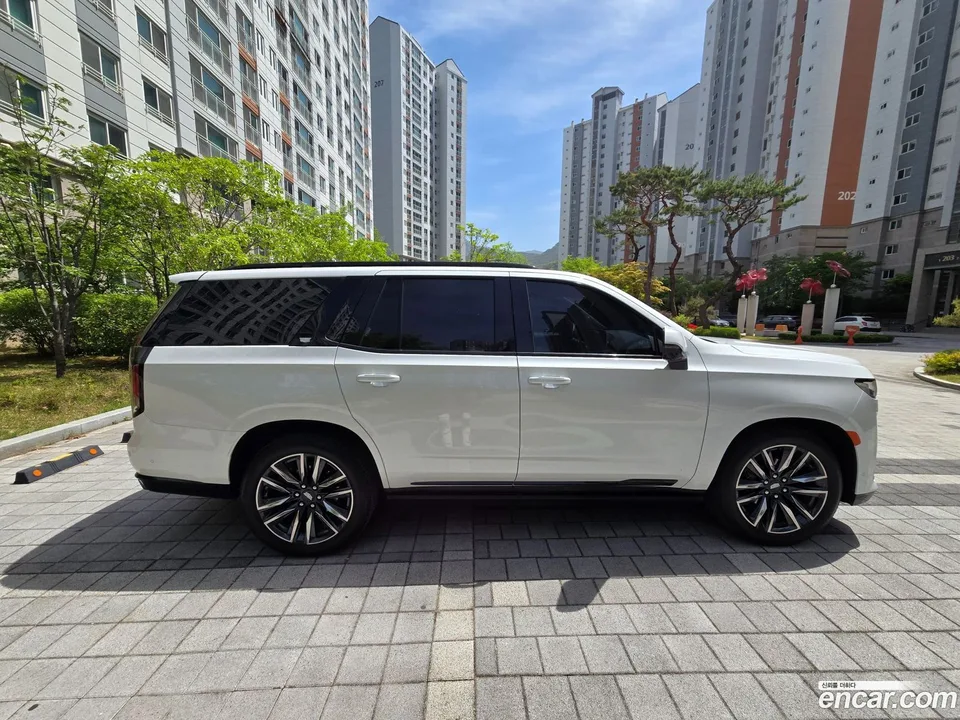 Cadillac Escalade 6.2 2023 — миниатюра 4