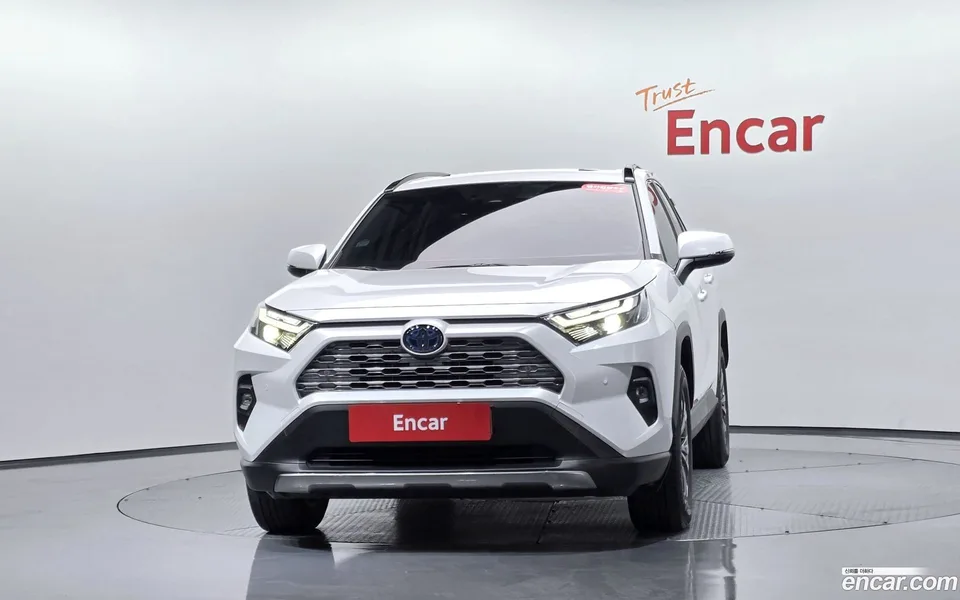 Toyota RAV4 2.5 4WD LTD 2024 — миниатюра 3