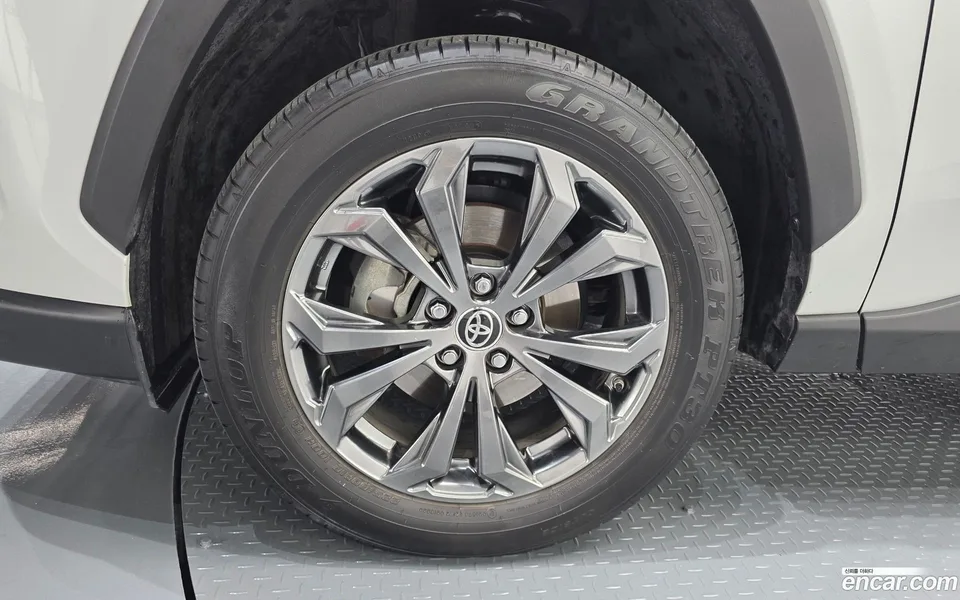 Toyota RAV4 2.5 4WD LTD 2024 — миниатюра 5