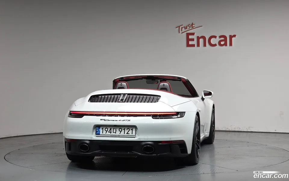 Porsche 911 (992) 4 GTS 2022 — миниатюра 4