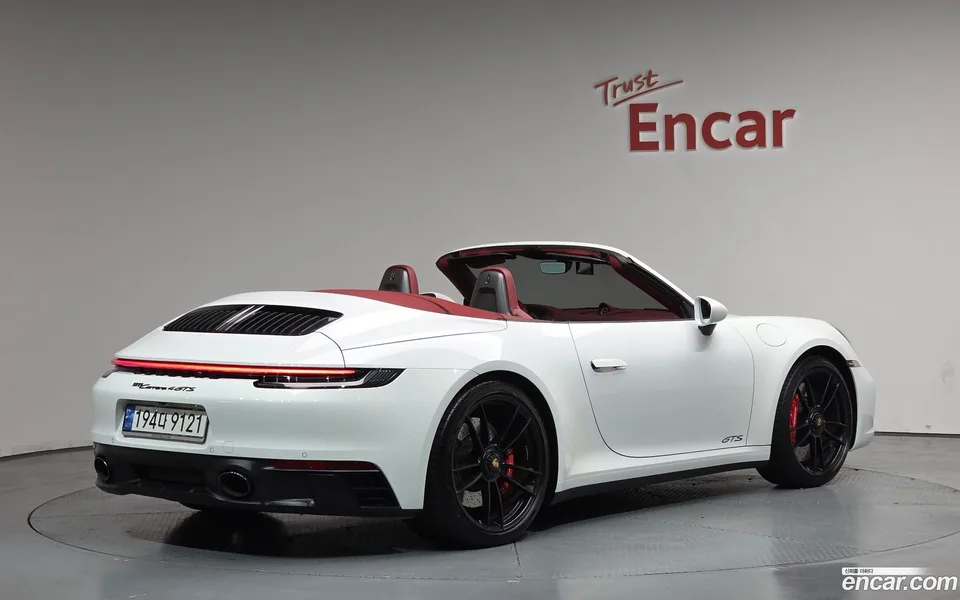 Porsche 911 (992) 4 GTS 2022 — миниатюра 2