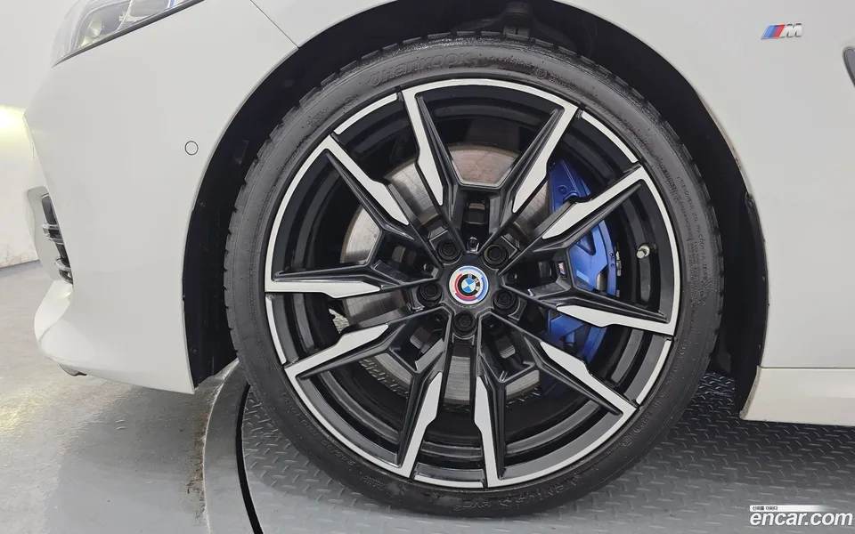BMW 8 Series M850i xDrive 2022 — миниатюра 5