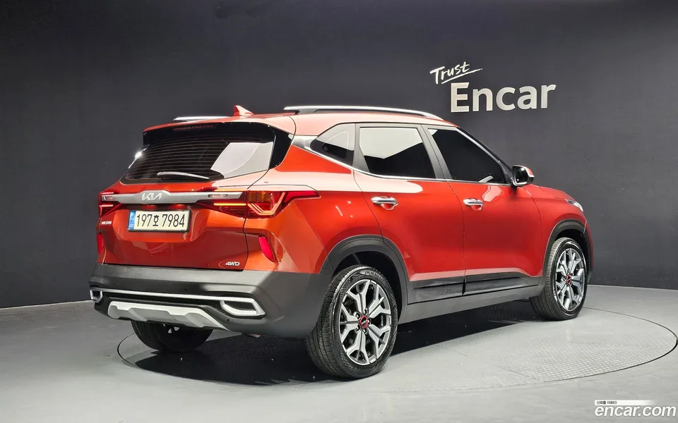 Kia Seltos 1.6 4WD 2022 — миниатюра 2