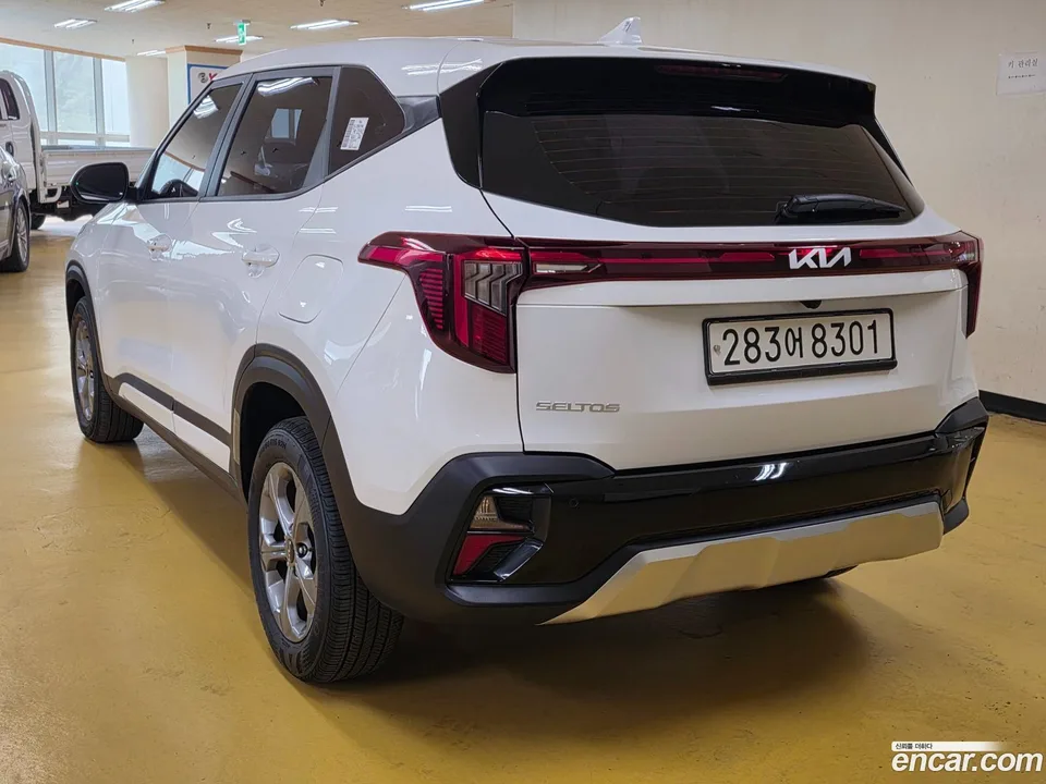 Kia Seltos 2.0 2WD 2023 — миниатюра 2