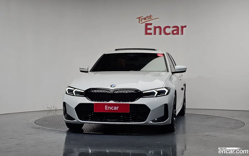 BMW 3 Series 320i M 2023 — миниатюра 3