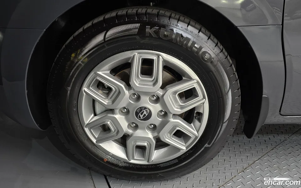 Hyundai Staria L3.5 3 2025 — миниатюра 5