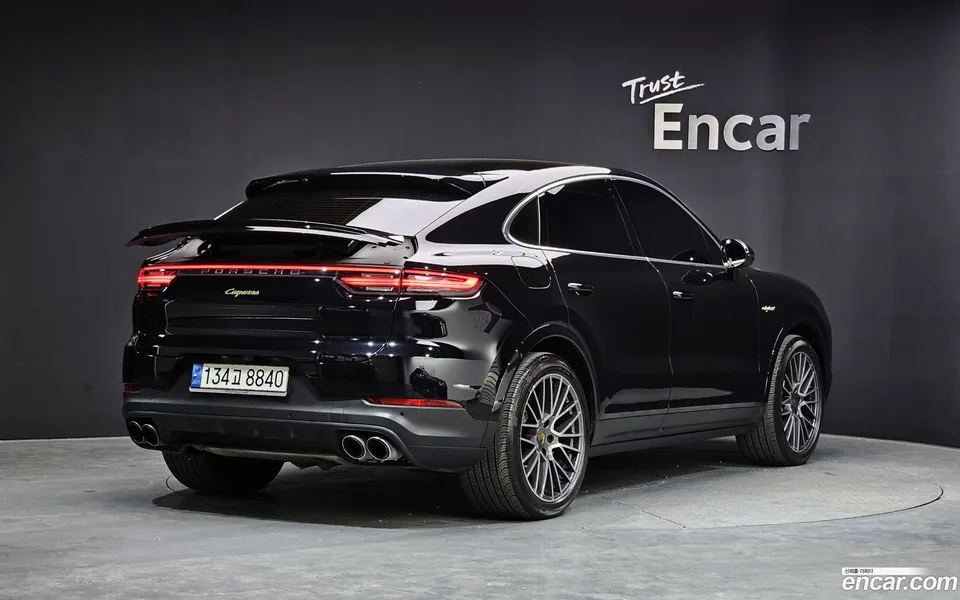 Porsche Cayenne 3.0 E- 2022 — миниатюра 2