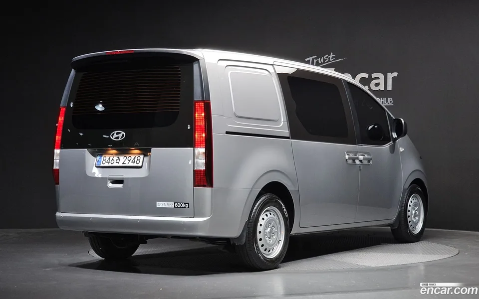 Hyundai Staria 5 2024 — миниатюра 2