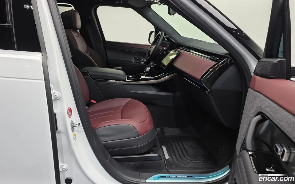 Land Rover Range Rover Sport P550E HSE 2025 — миниатюра 3