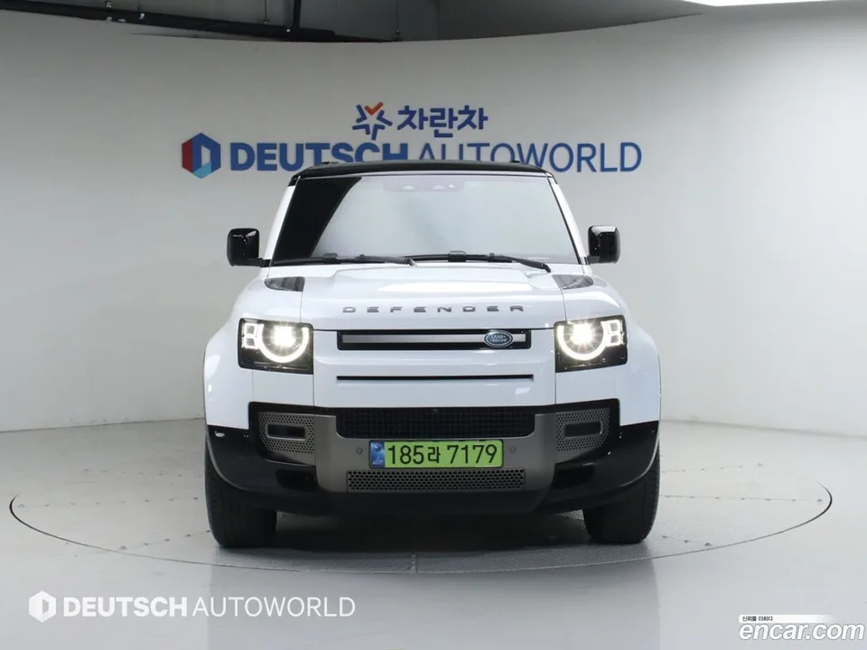 Land Rover Defender 110 P300 X- SE 2025 — миниатюра 3