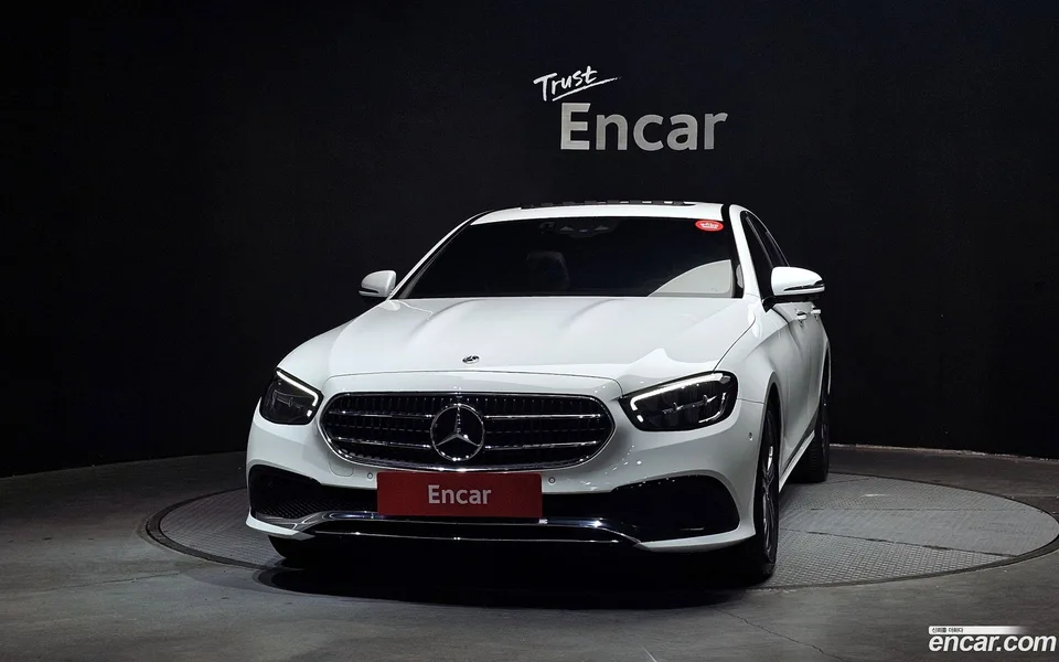 Mercedes-Benz E-Class E250 2023 — миниатюра 3