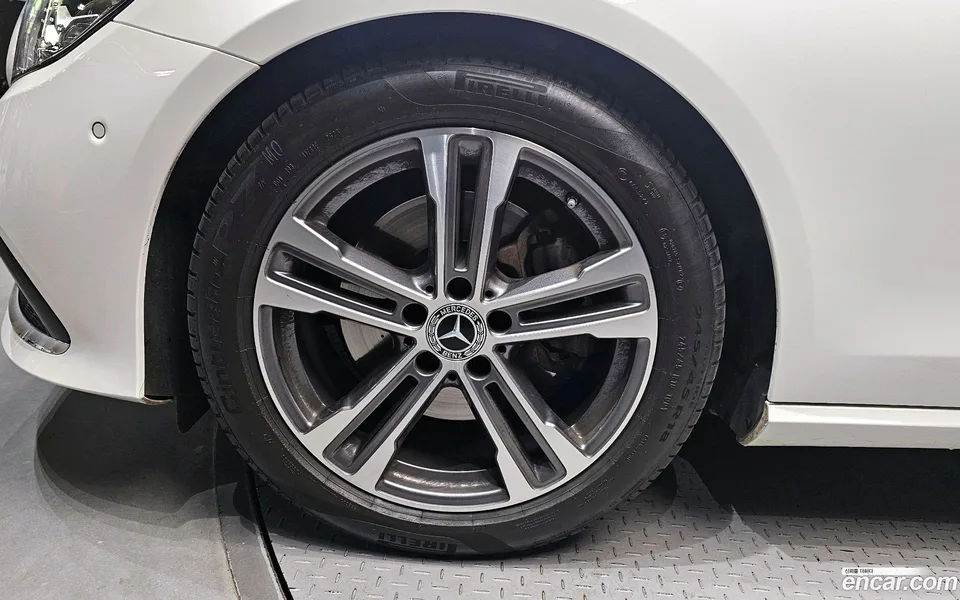 Mercedes-Benz E-Class E250 2023 — миниатюра 5