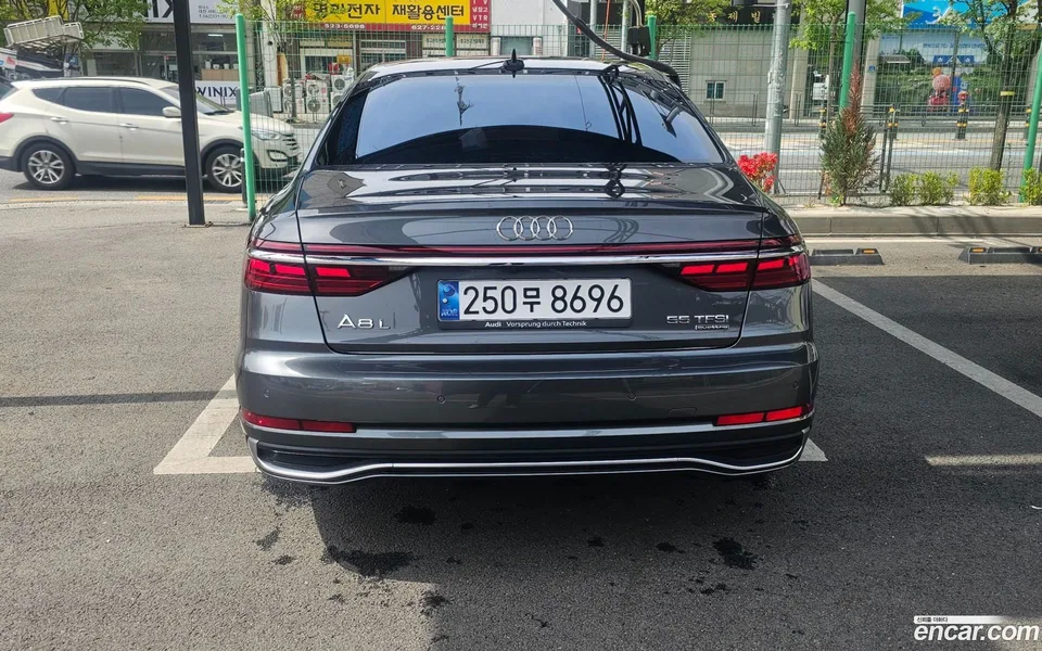 Audi A8 55 TFSI LWB 2023 — миниатюра 4