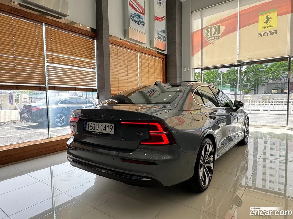 Volvo S60 B5 2023 — миниатюра 2