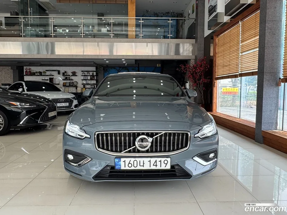 Volvo S60 B5 2023 — миниатюра 3