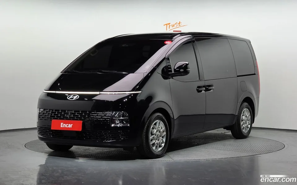 Hyundai Staria L3.5 3 2025 — фото 1, купить с доставкой в Москву