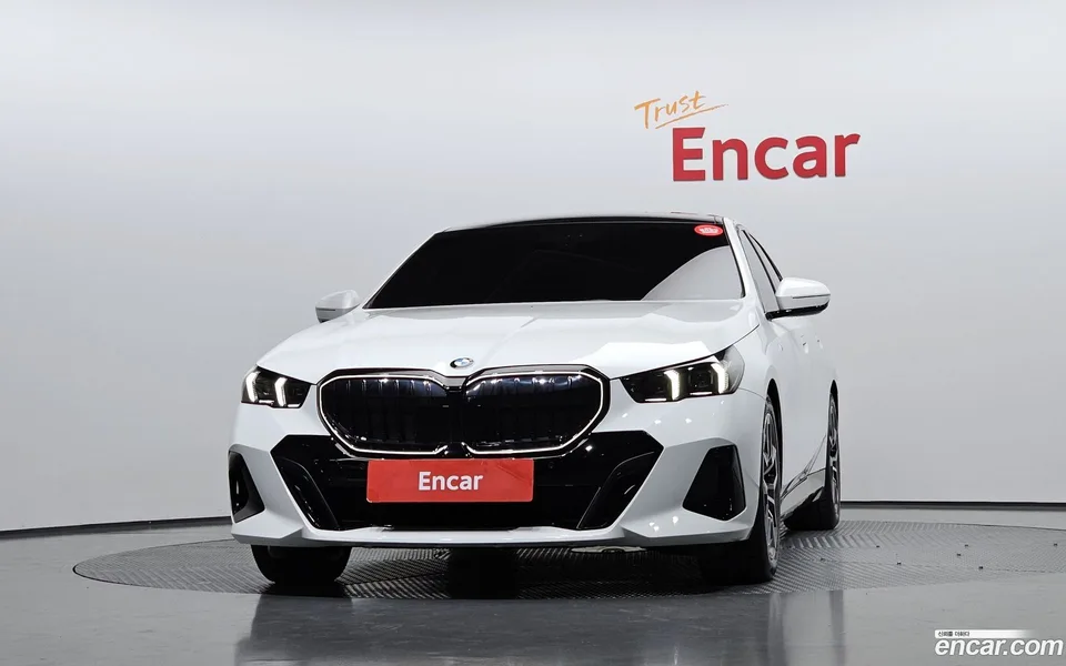 BMW 5 Series 520i 2024 — миниатюра 3