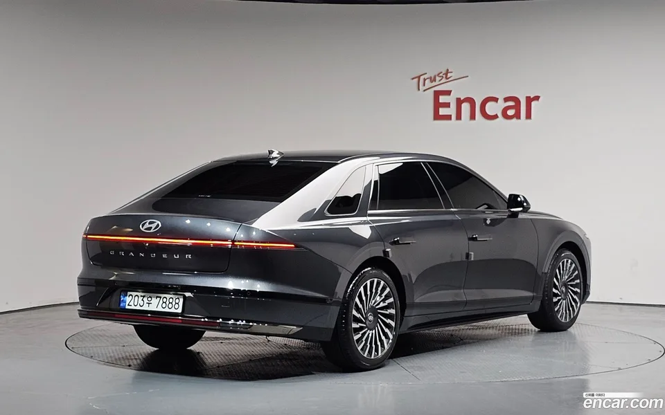 Hyundai Grandeur 2.5 2WD 2023 — миниатюра 2