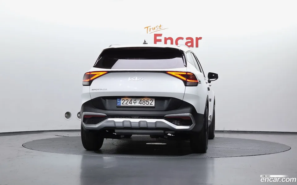 Kia Sportage 1.6 2WD 2023 — миниатюра 4