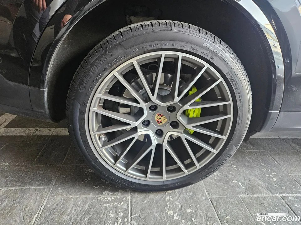 Porsche Cayenne 3.0 E- 2022 — миниатюра 5