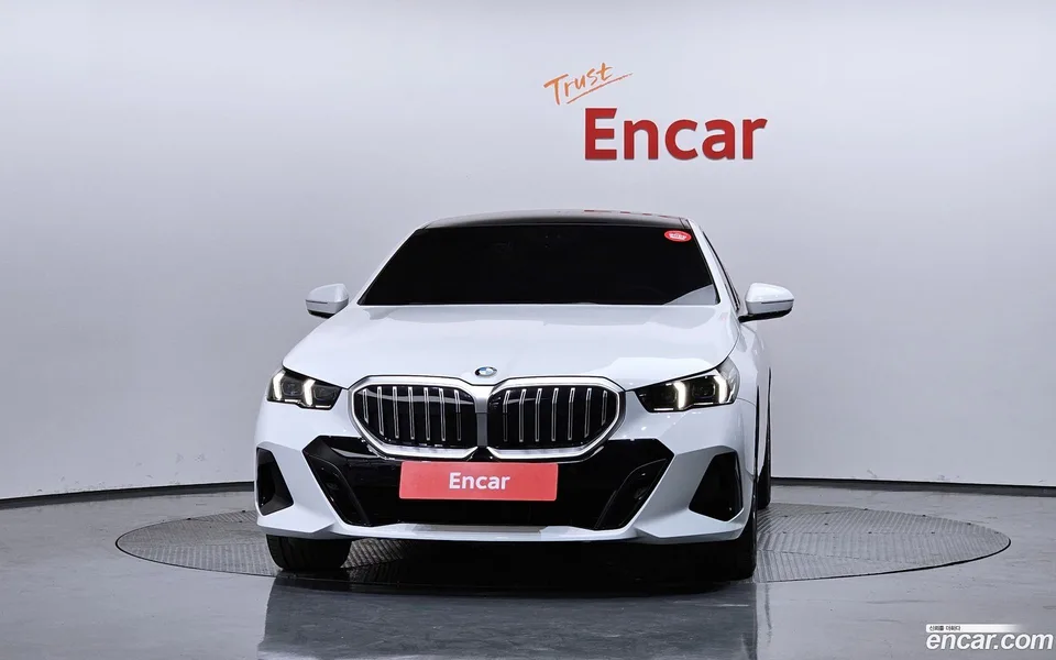 BMW 5 Series 530i xDrive M 2025 — миниатюра 3