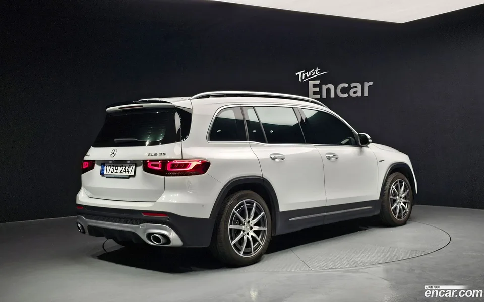 Mercedes-Benz GLB-Class AMG GLB35 4MATIC 2023 — миниатюра 2