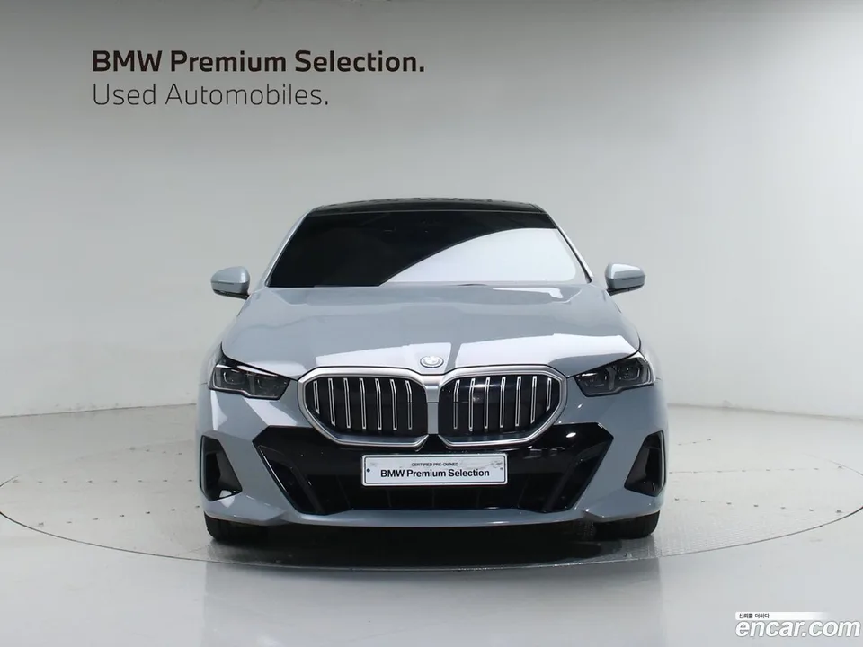 BMW 5 Series 530e M 2025 — миниатюра 2