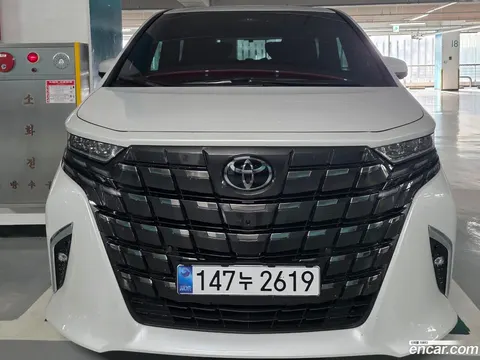Toyota Alphard 2025 купить в Москве