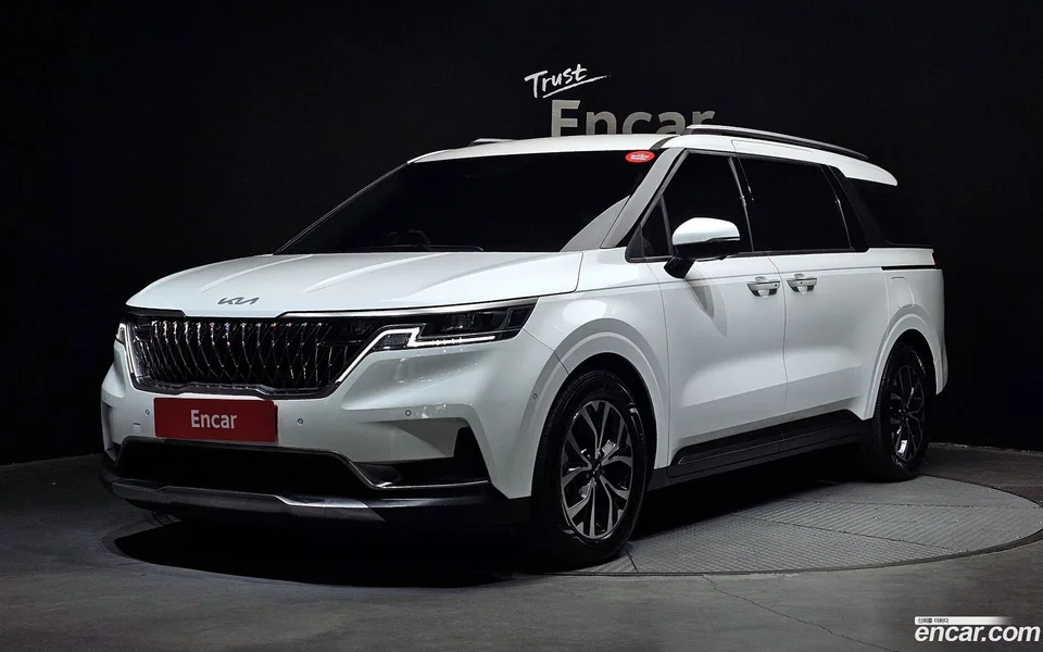 Kia Carnival 9 2023 — фото 1, купить с доставкой в Москву
