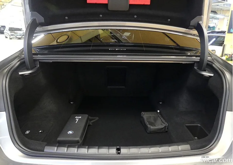 BMW 7 Series 740i xDrive M 2024 — миниатюра 4