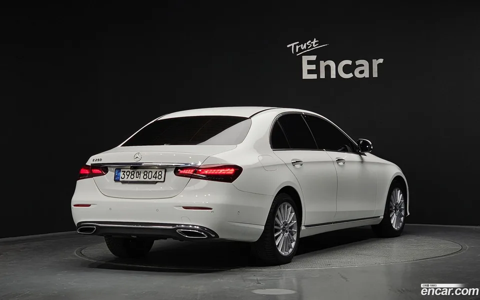 Mercedes-Benz E-Class E250 2022 — миниатюра 2