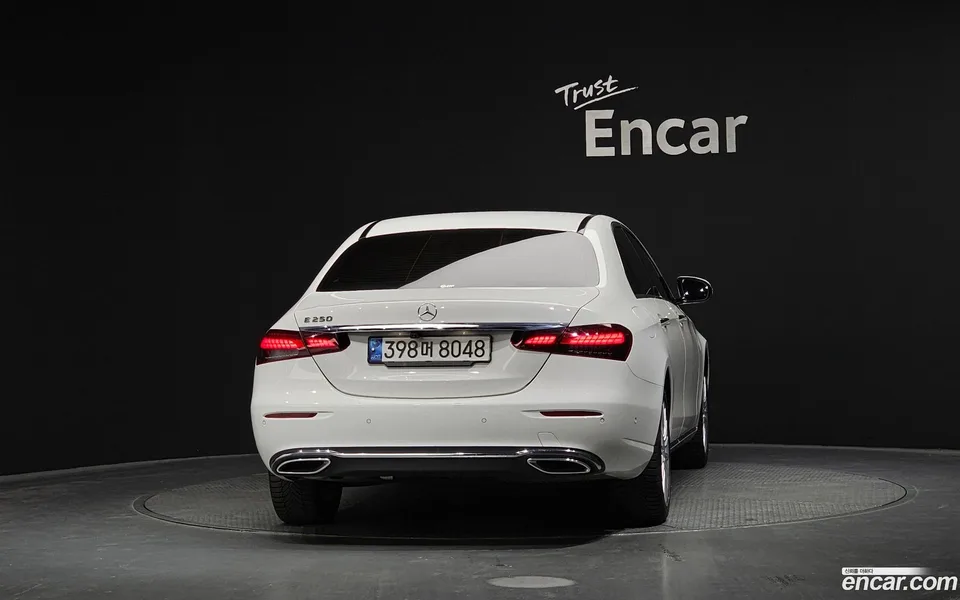 Mercedes-Benz E-Class E250 2022 — миниатюра 4