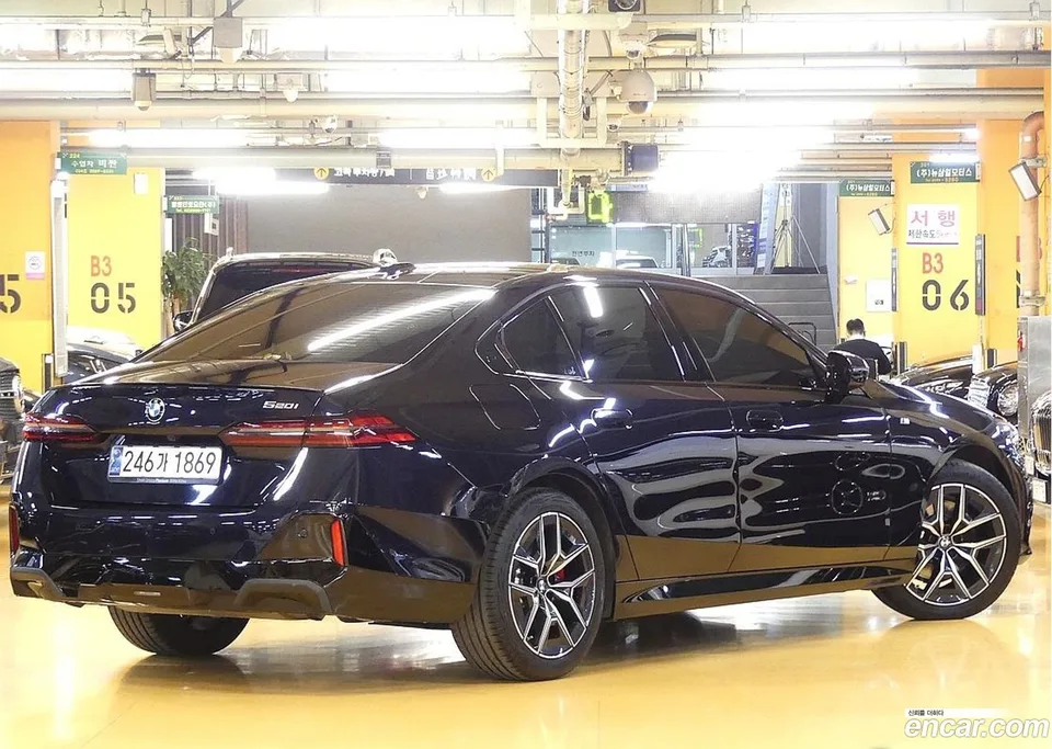 BMW 5 Series 520i 2024 — миниатюра 2