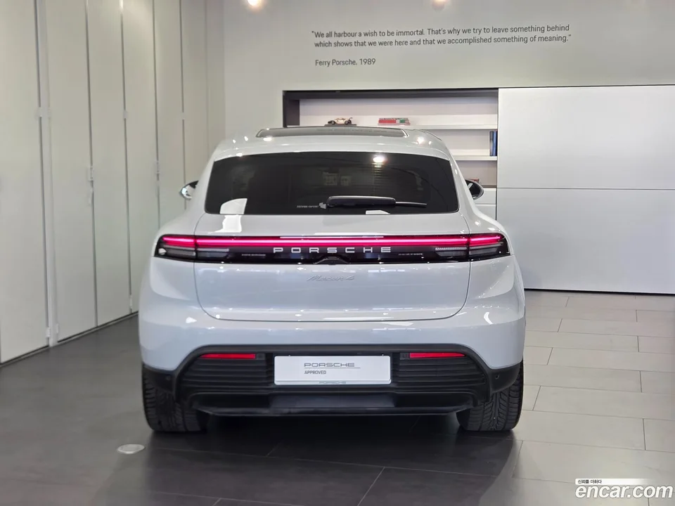 Porsche Macan Electric 4 2025 — миниатюра 4