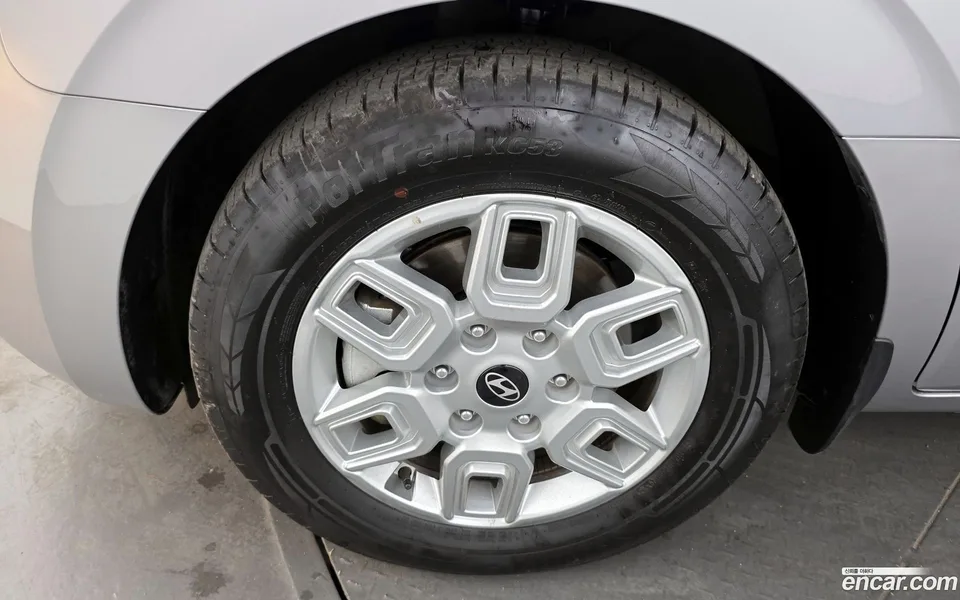 Hyundai Staria L3.5 5 2024 — миниатюра 5