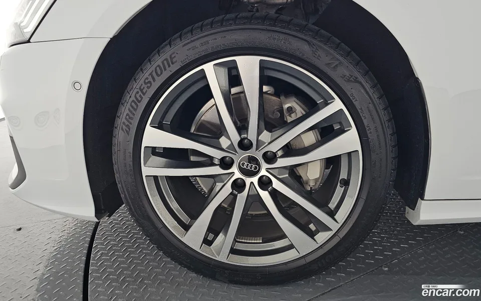 Audi A6 45 TFSI 2023 — миниатюра 5