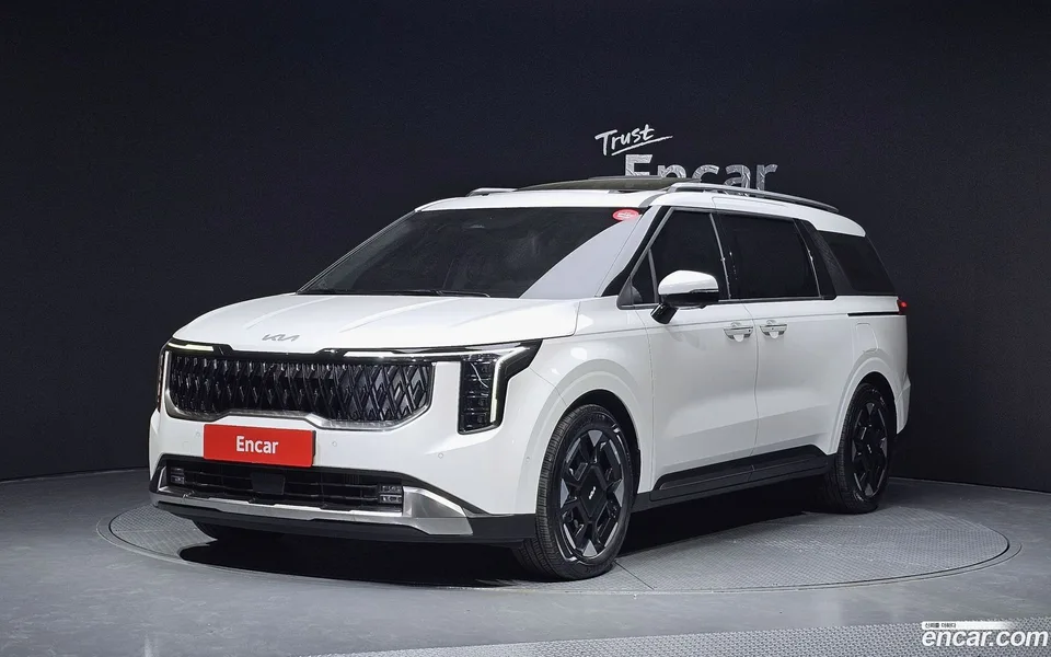 Kia Carnival 7 2024 — фото 1, купить с доставкой в Москву