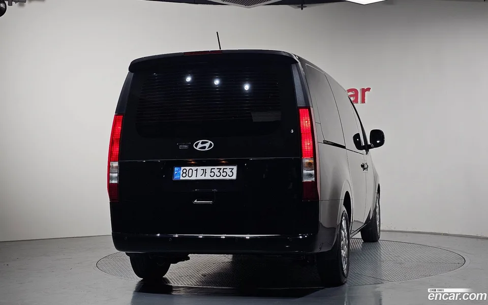 Hyundai Staria 3 2024 — миниатюра 4