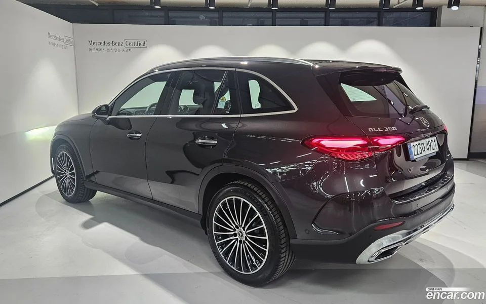 Mercedes-Benz GLC-Class GLC300 4MATIC AMG Line 2025 — миниатюра 3