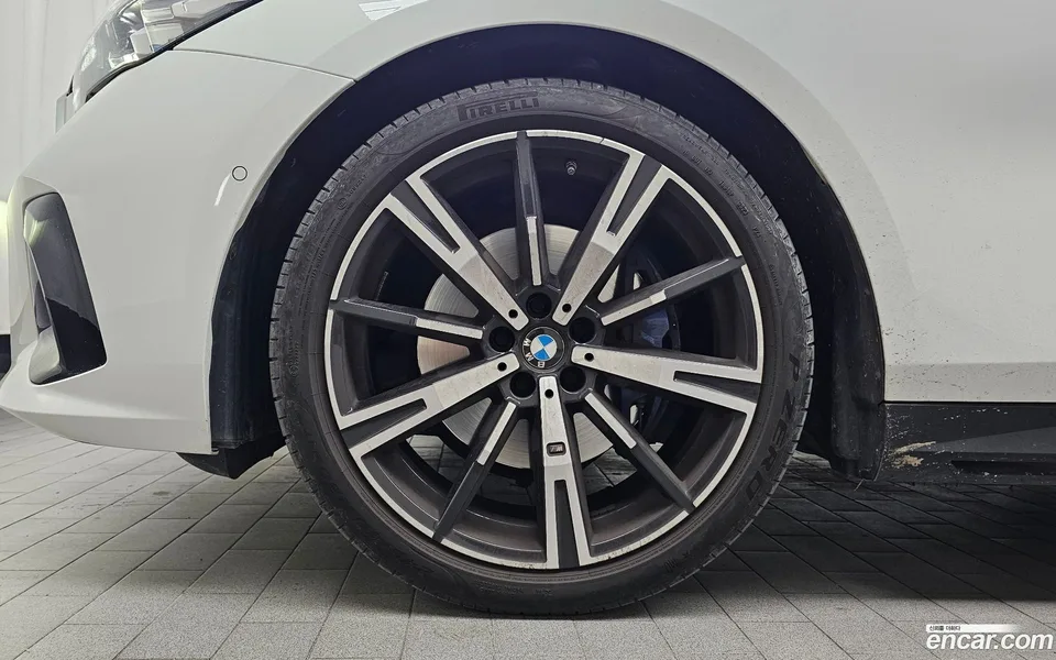 BMW 5 Series 530i xDrive M 2024 — миниатюра 5