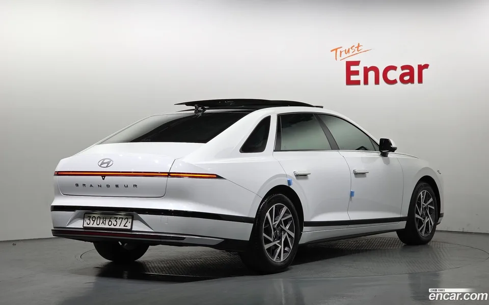 Hyundai Grandeur Hybrid 2023 — миниатюра 2
