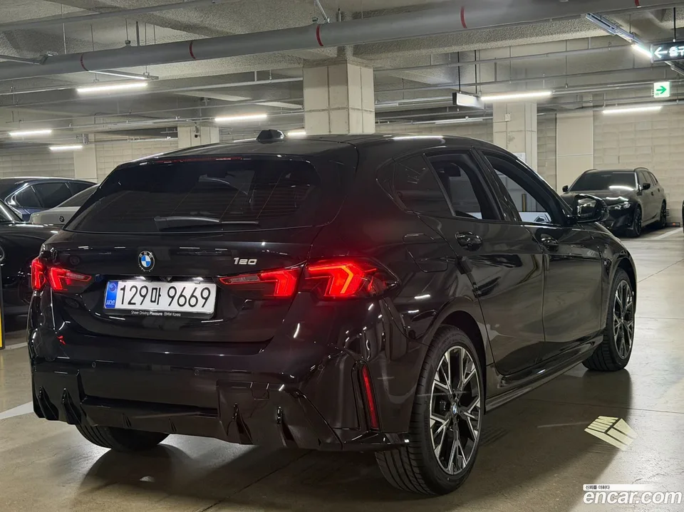 BMW 1 Series 120 M 2025 — миниатюра 2