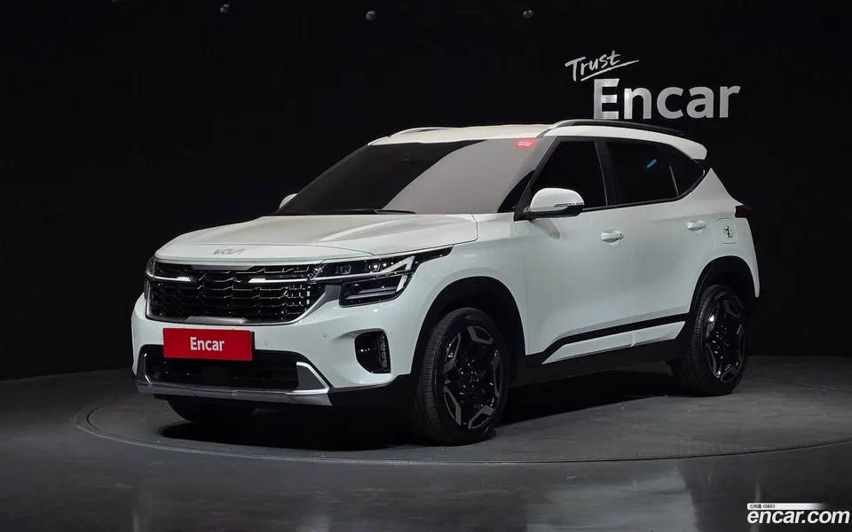 Kia Seltos 1.6 2WD 2024 — фото 1, купить с доставкой в Москву