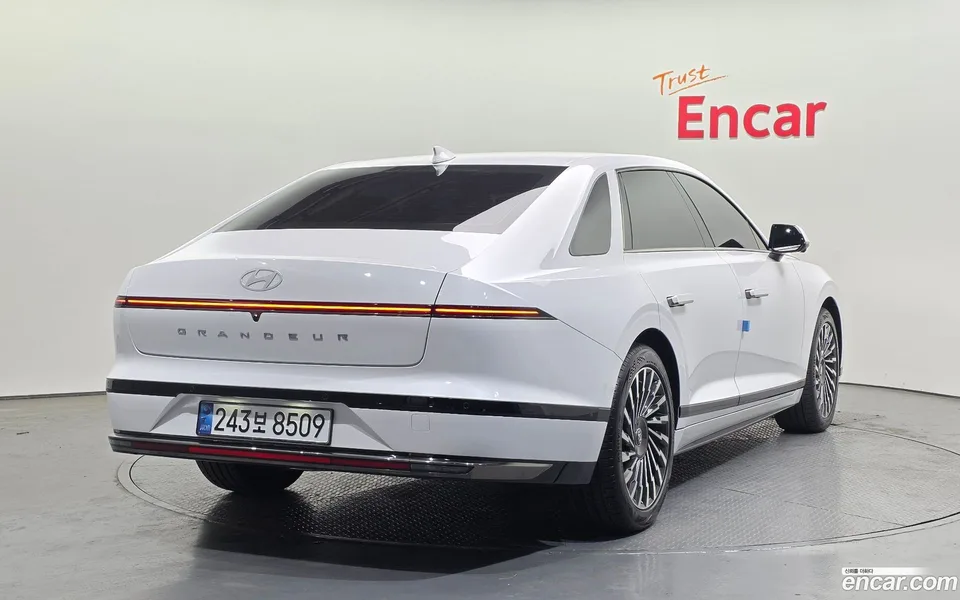 Hyundai Grandeur 2.5 2WD 2023 — миниатюра 2