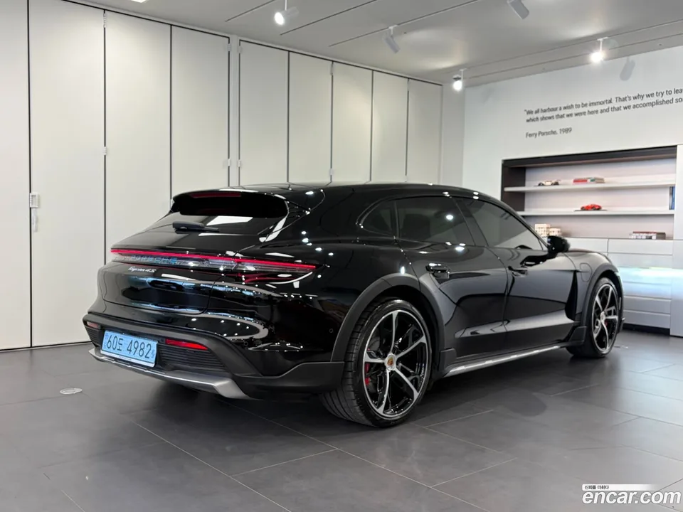 Porsche Taycan 4S 2025 — миниатюра 2