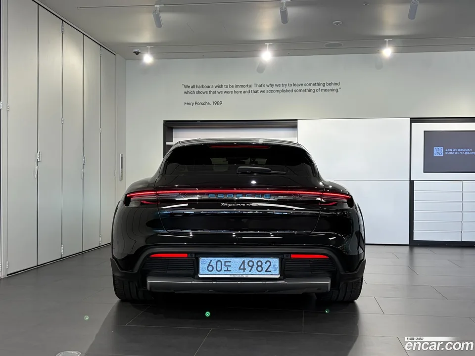 Porsche Taycan 4S 2025 — миниатюра 4