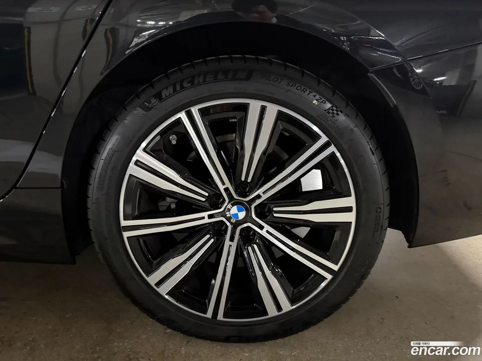 BMW 3 Series 320i 2025 — миниатюра 5