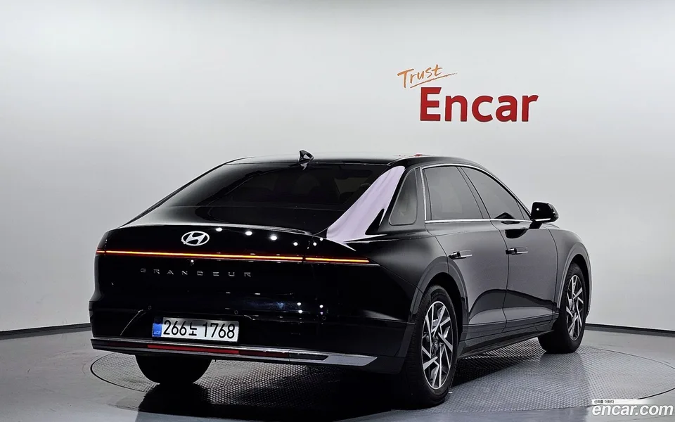 Hyundai Grandeur 2.5 2WD 2023 — миниатюра 2