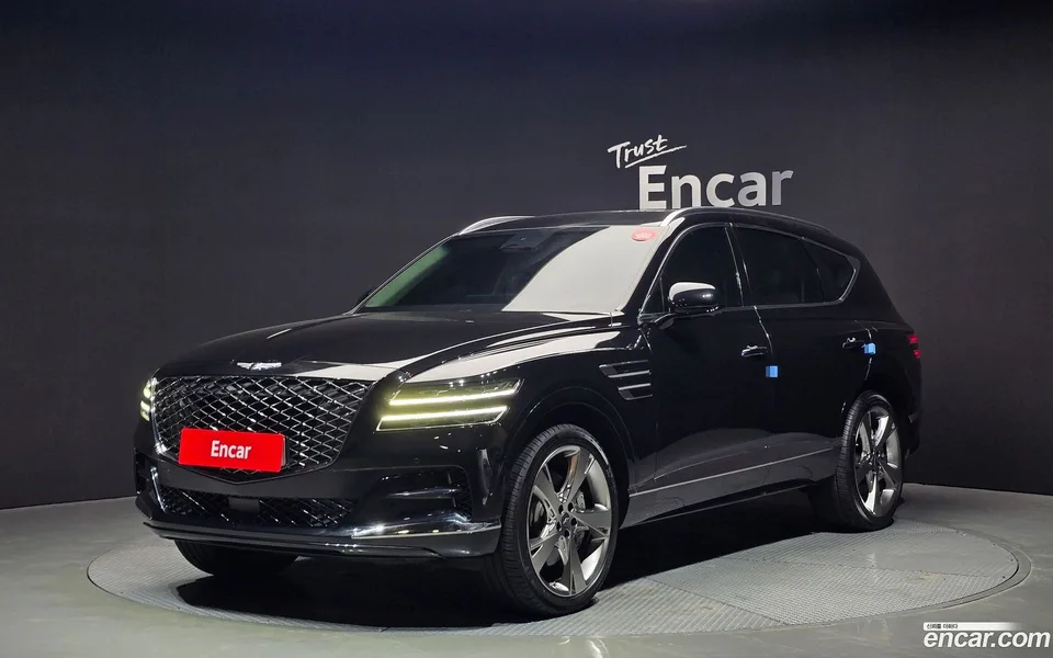 Genesis GV80 2.5T 2WD 2023 — фото 1, купить с доставкой в Москву
